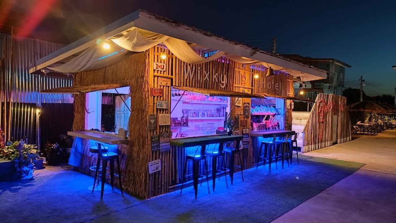 Wixky Hotel 廊开 外观 照片
